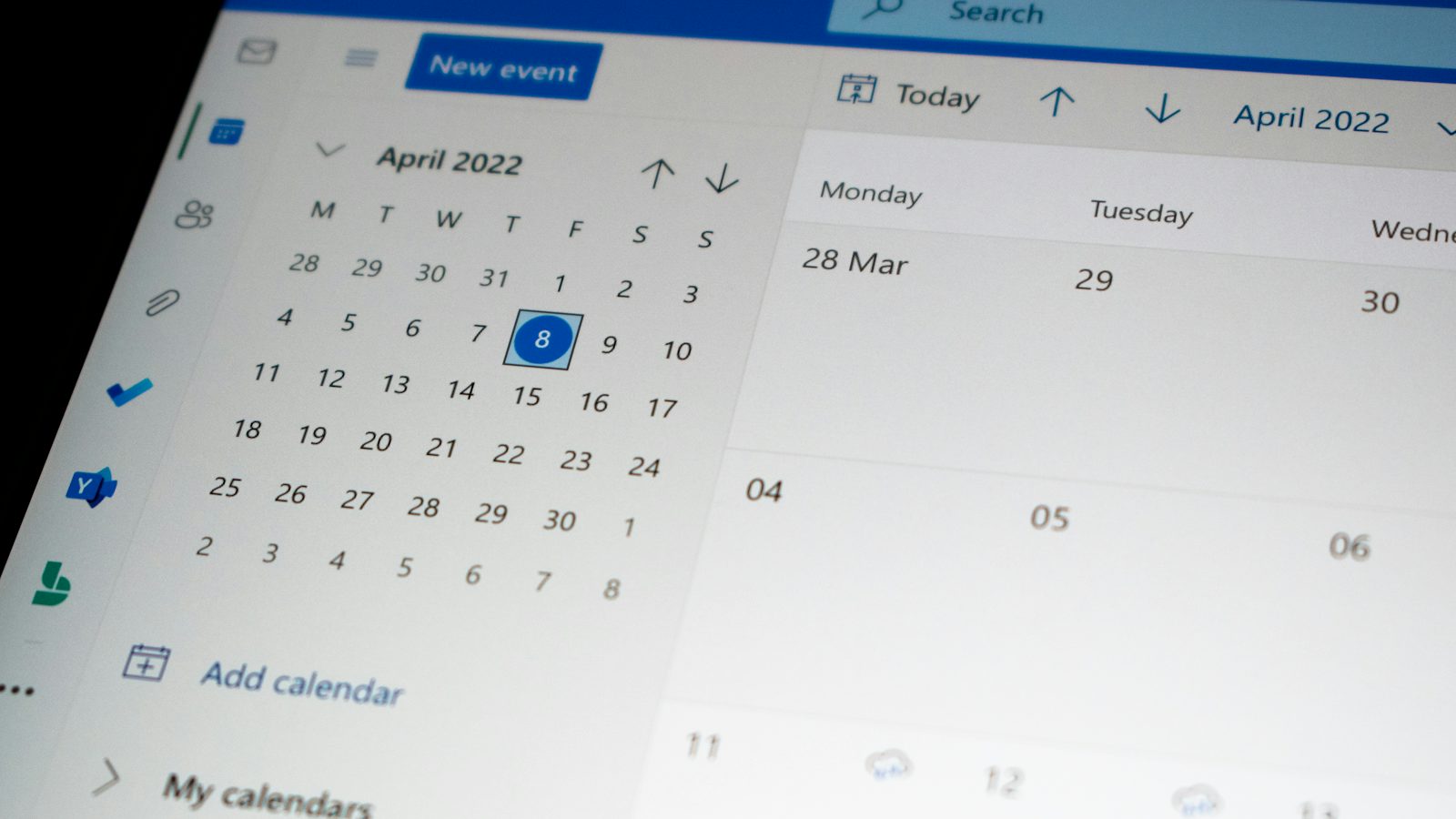 Tela de computador com um aplicativo de calendário aberto